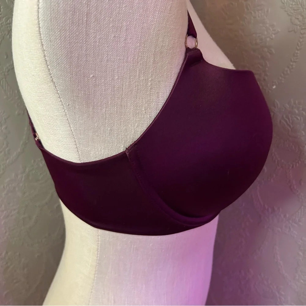 Victoria’s Secret very sexy push-up 32DDD front close under wire